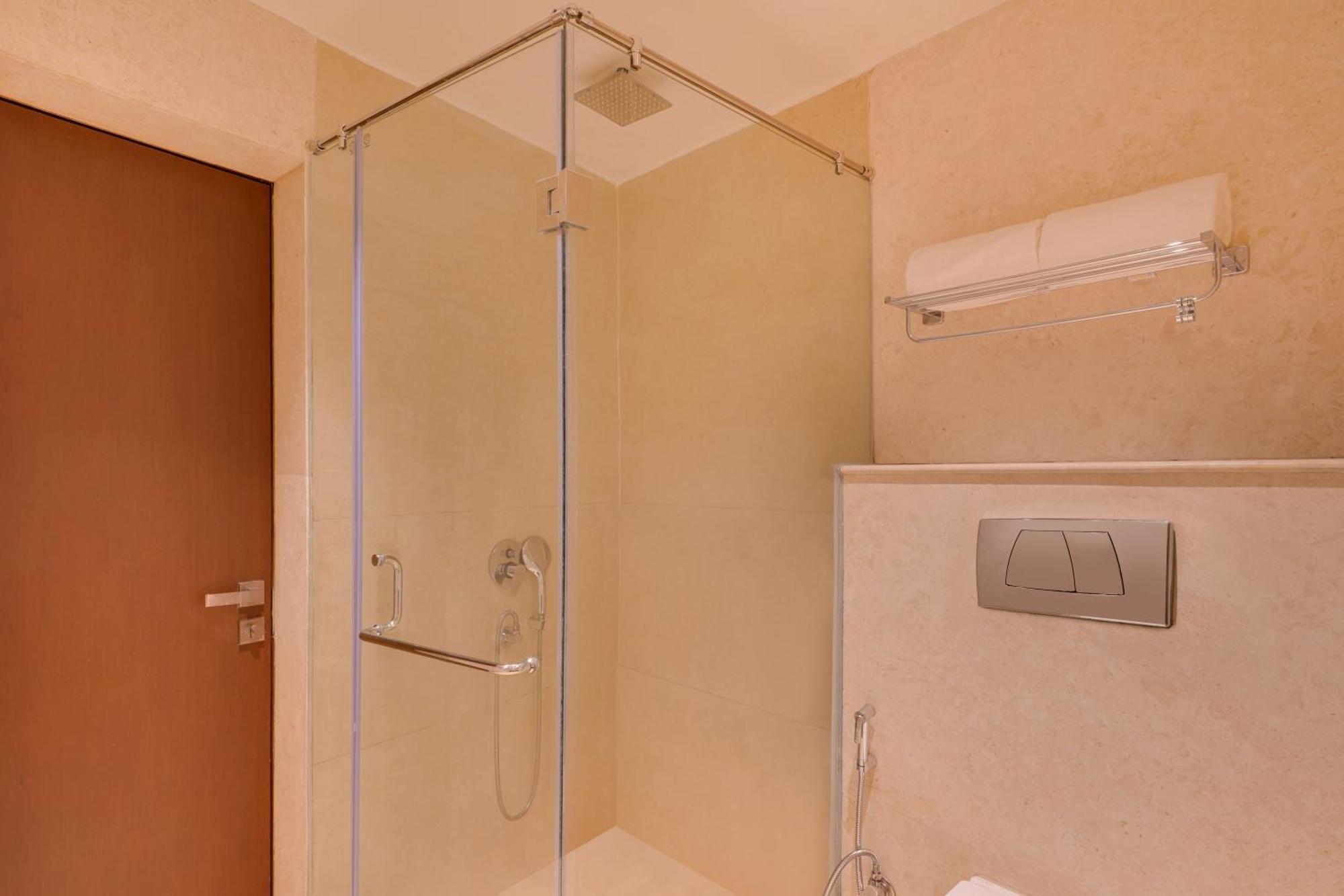 Lemon Tree Hotel, נוידה מראה חיצוני תמונה